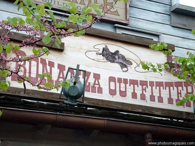 LA BOUTIQUE BONANZA OUTFITTERS